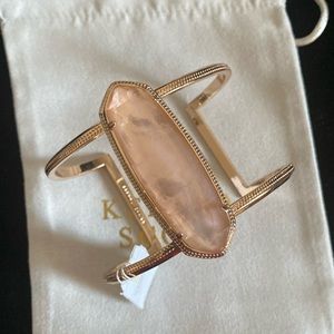 NWT Kendra Scott Lawson cuff bracelet in peach pearl and rose gold